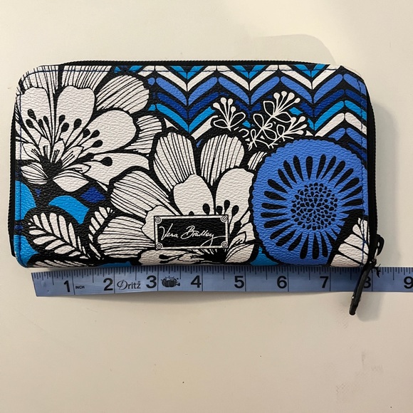 Vera Bradley Wallet - Blue Bayou - Picture 4 of 8